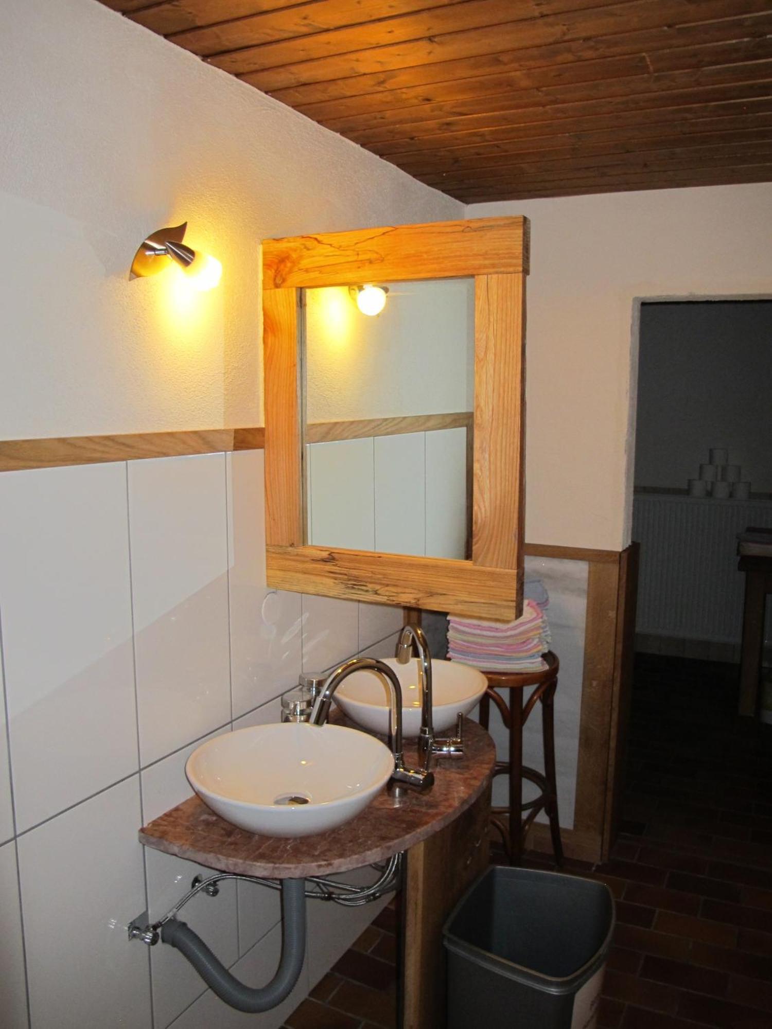 Schiff Bihlerdorf - Hostel Экстерьер фото