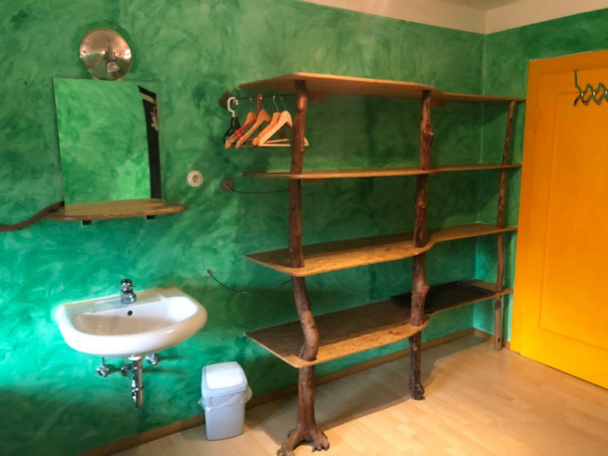Schiff Bihlerdorf - Hostel Экстерьер фото