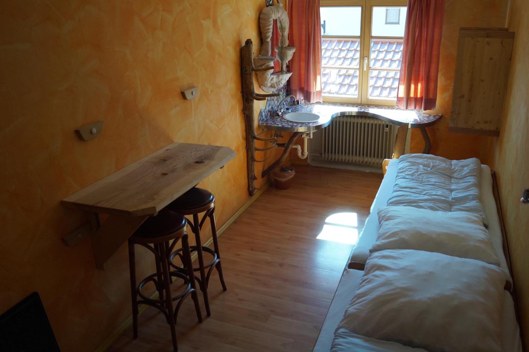 Schiff Bihlerdorf - Hostel Экстерьер фото