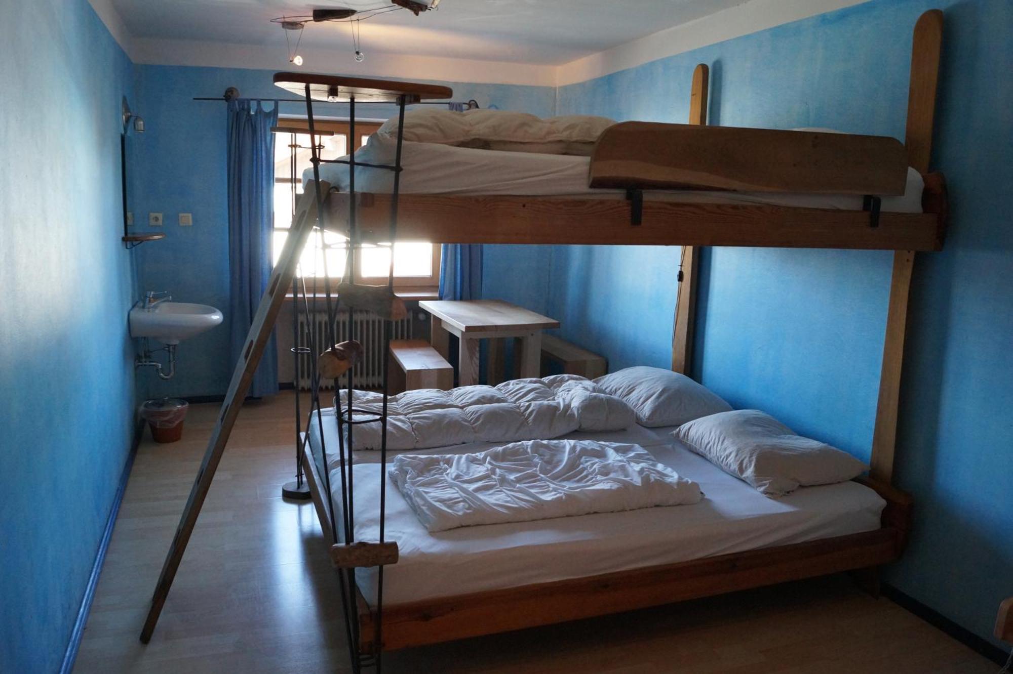 Schiff Bihlerdorf - Hostel Экстерьер фото