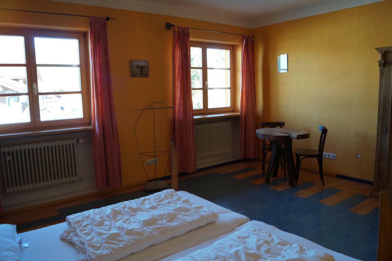Schiff Bihlerdorf - Hostel Экстерьер фото